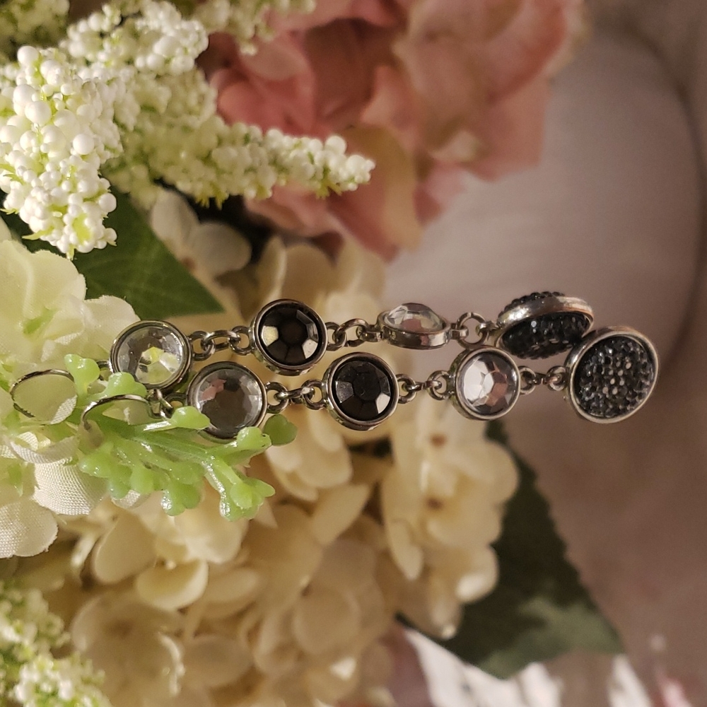 STATEMENT EARINGS GRAY LIGHTWEIGHT